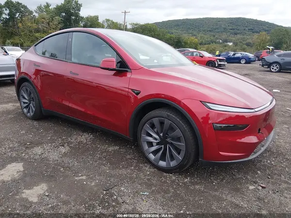 7SAYGDEE8TA693142 — 2026 Tesla Model Y, Подтопление (Flood), фото до ремонта