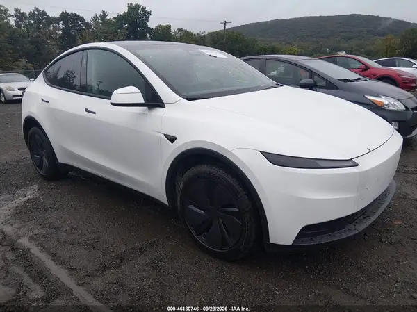 7SAYGDEEXTA640958 — 2026 Tesla Model Y, Подтопление (Flood), фото до ремонта