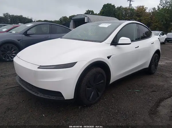 7SAYGDEEXTA640958 — 2026 Tesla Model Y, фото 2 с аукциона IAAI, Подтопление