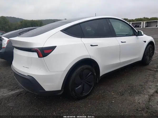 7SAYGDEEXTA640958 — 2026 Tesla Model Y, фото 4 с аукциона IAAI, Подтопление