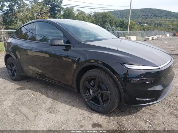 7SAYGDEEXTA764387 — 2026 Tesla Model Y, Подтопление (Flood), фото до ремонта