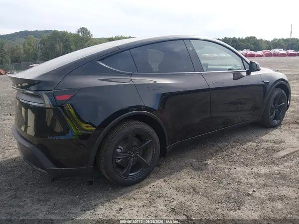 7SAYGDEEXTA764387 — 2026 Tesla Model Y, фото 4 с аукциона IAAI, Подтопление