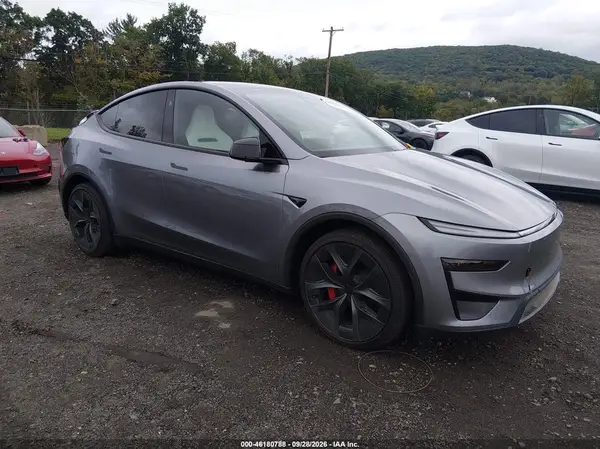 7SAYGDET1TA675192 — 2026 Tesla Model Y, Подтопление (Flood), фото до ремонта