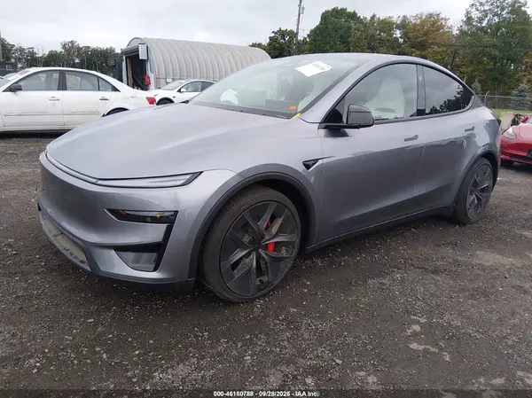 7SAYGDET1TA675192 — 2026 Tesla Model Y, фото 2 с аукциона IAAI, Подтопление
