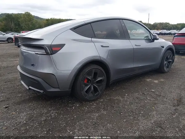 7SAYGDET1TA675192 — 2026 Tesla Model Y, фото 4 с аукциона IAAI, Подтопление