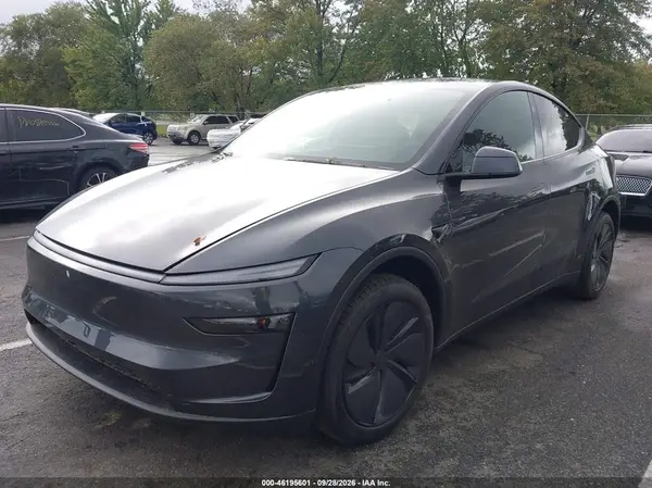 7SAYGDEEXTA763675 — 2026 Tesla Model Y, фото 2 с аукциона IAAI, Подтопление