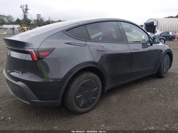 7SAYGDEE5TA640558 — 2026 Tesla Model Y, фото 4 с аукциона IAAI, Подтопление