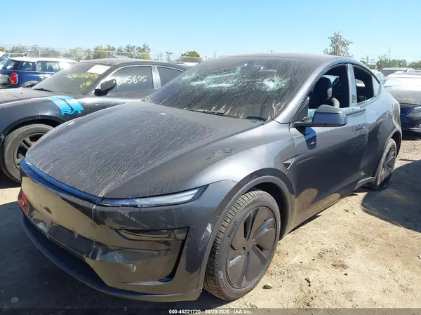 7SAYGDED0TF616792 — 2026 Tesla Model Y, фото 2 с аукциона IAAI, Повреждения со всех сторон