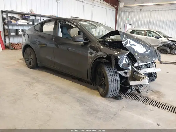 7SAYGDEE5TF448723 — 2026 Tesla Model Y, Передняя часть (Front End), фото до ремонта
