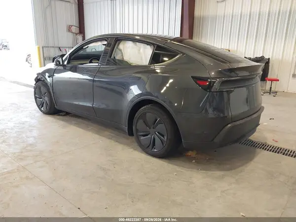 7SAYGDEE5TF448723 — 2026 Tesla Model Y, фото 3 с аукциона IAAI, Передняя часть