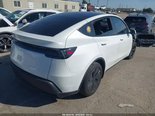 7SAYGDED6TF606333 — 2026 Tesla Model Y, фото 4 с аукциона IAAI, Передняя часть