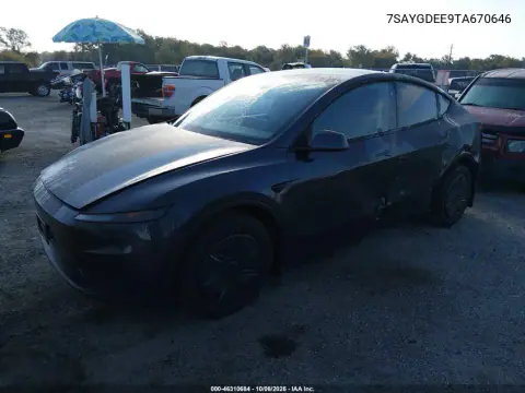 2026 Tesla Model Y All-Wheel Drive/Long Range Launch Series/Premium All-Wheel Drive VIN 7SAYGDEE9TA670646 фото 2