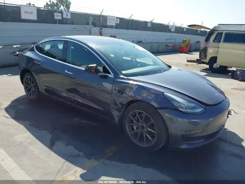 5YJ3E1EA4JF158348 — 2018 Tesla Modelo 3 Long Range/Mid Range, Передняя часть (Front End), фото до ремонта