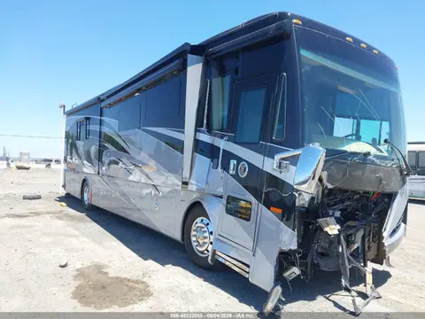 5VBPA57AXMA121259 — 2021 Tiffin Motorhomes Inc Phaeton, Передняя часть (Front End), фото до ремонта