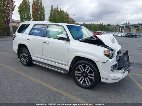 JTEBU5JRXF5266978 — 2015 Toyota 4RUNNER SR5/Limited/Trail/Trd Pro, Передняя часть (Front), фото до ремонта