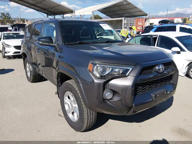 JTEBU5JR8H5432465 — 2017 Toyota 4RUNNER SR5 Premium, Правый бок (Right Side), фото до ремонта
