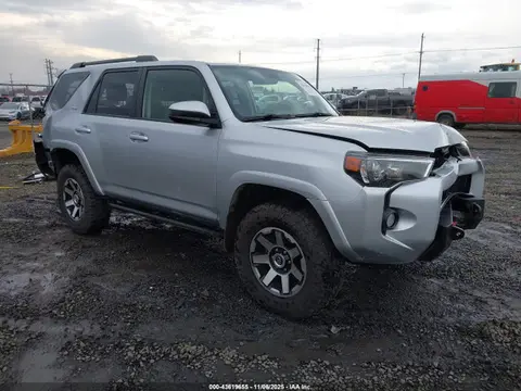 JTEBU5JRXF5269895 — 2015 Toyota 4RUNNER SR5, Передняя часть (Front & Rear), фото до ремонта