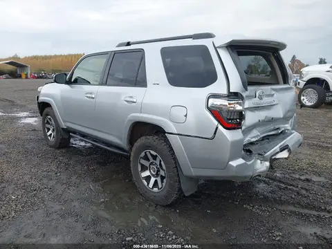 2015 Toyota 4RUNNER SR5 VIN JTEBU5JRXF5269895 фото 3