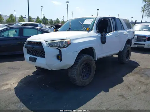 2015 Toyota 4RUNNER SR5 VIN JTEBU5JR0F5269338 фото 2