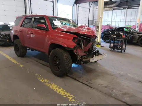 JTEBU5JR5G5314856 — 2016 Toyota 4RUNNER SR5, Передняя часть слева (Left Front), фото до ремонта