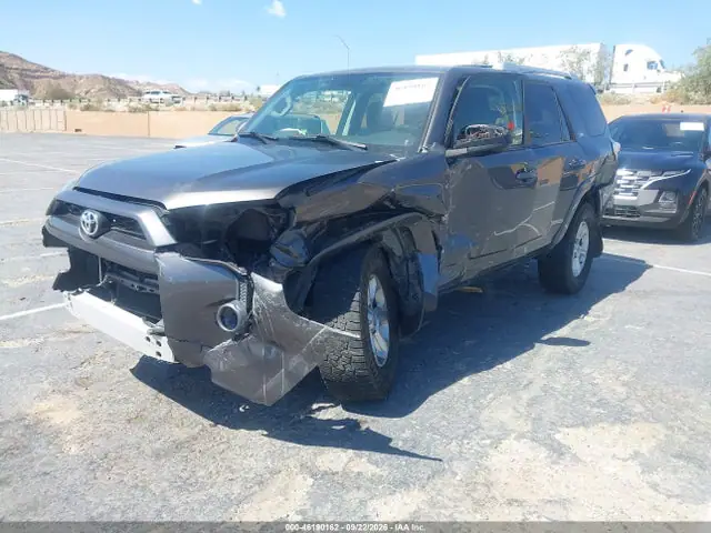 JTEZU5JR1H5152840 — 2017 Toyota 4RUNNER SR5, фото 2 с аукциона IAAI 14.10.2026, Передняя часть слева
