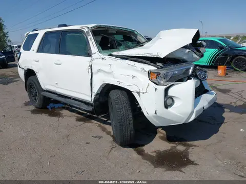 JTEBU5JR9K5653662 — 2019 Toyota 4RUNNER SR5, Опрокидывание (Rollover), фото до ремонта