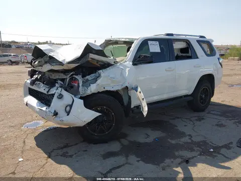 2019 Toyota 4RUNNER SR5 VIN JTEBU5JR9K5653662 фото 2