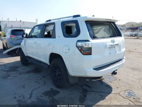 2019 Toyota 4RUNNER SR5 VIN JTEBU5JR9K5653662 фото 3