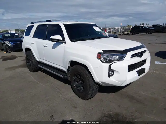 JTEEU5JR8N5269972 — 2022 Toyota 4RUNNER SR5, Левый бок (Left Side), фото до ремонта