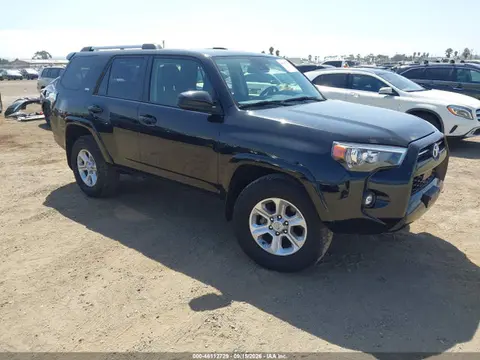 JTEEU5JR5R5313724 — 2024 Toyota 4RUNNER SR5, Нет повреждений (None), фото до ремонта