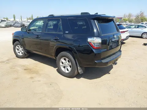 2024 Toyota 4RUNNER SR5 VIN JTEEU5JR5R5313724 фото 3