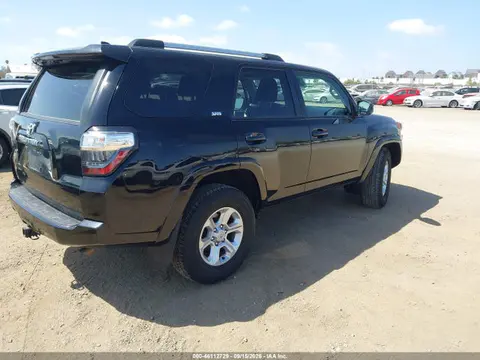 2024 Toyota 4RUNNER SR5 VIN JTEEU5JR5R5313724 фото 4