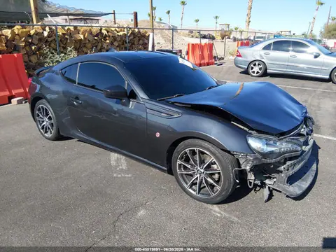 JF1ZNAA10H8701405 — 2017 Toyota 86, Передняя часть (Front End), фото до ремонта