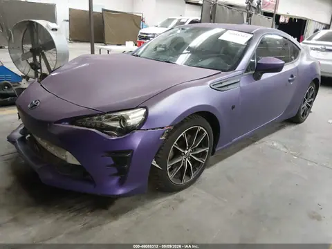 2017 Toyota 86 VIN JF1ZNAA10H8702098 фото 2