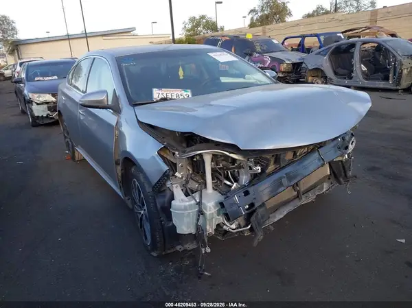 4T1BK1EB3GU195822 — 2016 Toyota Avalon, Передняя часть (Front End), фото до ремонта
