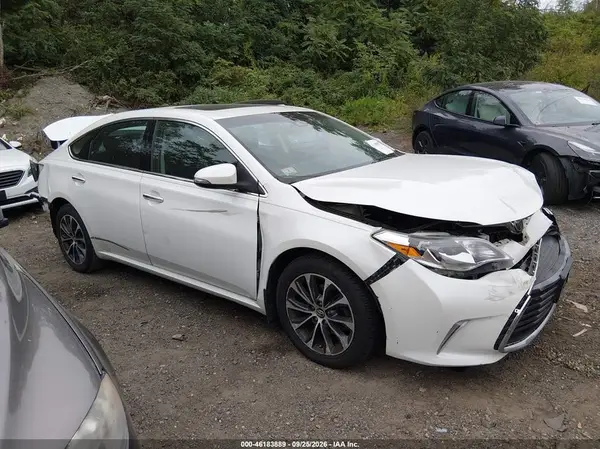 4T1BK1EB4JU278151 — 2018 Toyota Avalon, Передняя часть (Front & Rear), фото до ремонта