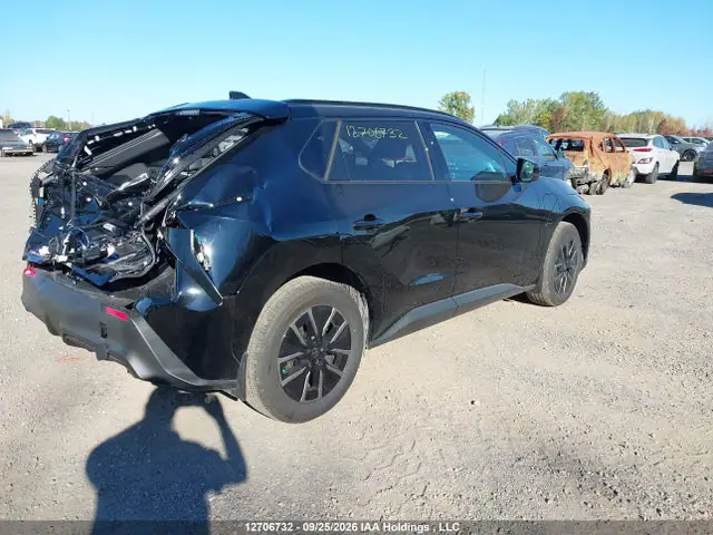 JTMADAFB2TJ026590 — 2026 Toyota Bz XLE AWD, фото 4 с аукциона IAAI 13.10.2026, Задняя часть