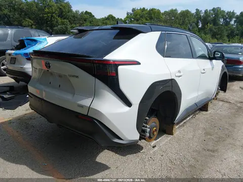 2023 Toyota Bz4x Limited VIN JTMABACA8PA030554 фото 4