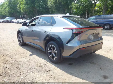 2024 Toyota BZ4X XLE VIN JTMABACA6RA091470 фото 3