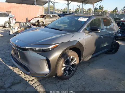 2024 Toyota BZ4X XLE VIN JTMABACA0RA051594 фото 2