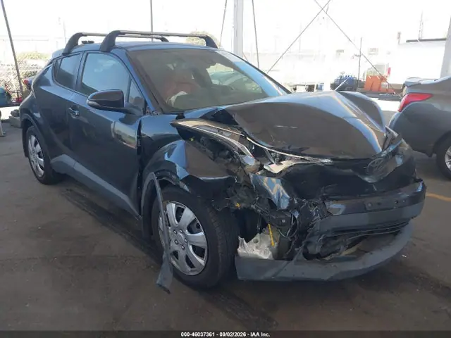 JTNKHMBX7K1014070 Toyota C-HR LE 2019 — повреждение Передняя часть справа, фото до ремонта