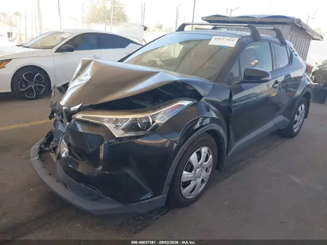 JTNKHMBX7K1014070 — 2019 Toyota C-HR LE, фото 2 с аукциона IAAI 14.10.2026, Передняя часть справа