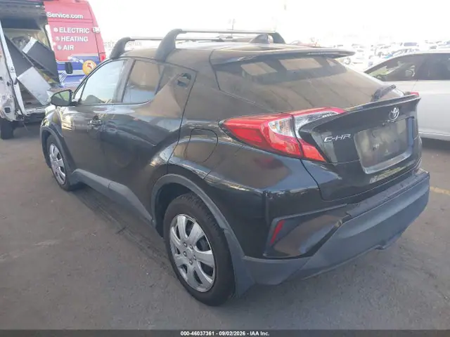 JTNKHMBX7K1014070 — 2019 Toyota C-HR LE, фото 3 с аукциона IAAI 14.10.2026, Передняя часть справа