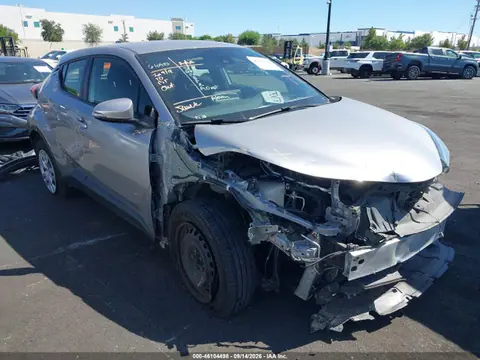 JTNKHMBX6K1045150 — 2019 Toyota C-HR LE, Передняя часть справа (Right Front), фото до ремонта