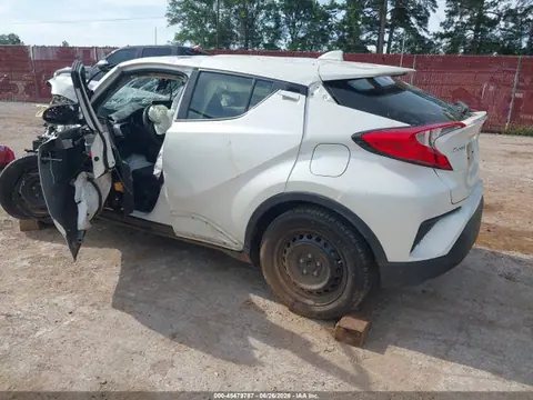 2021 Toyota C-HR LE VIN JTNKHMBX3M1115125 фото 3