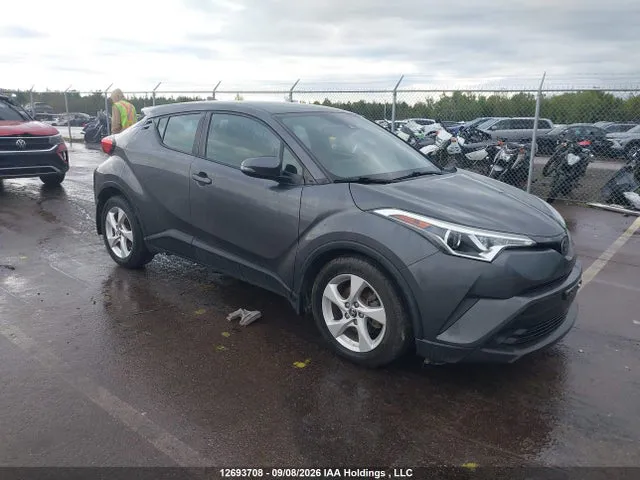 2018 Toyota C-HR XLE VIN NMTKHMBXXJR030767 фото 1