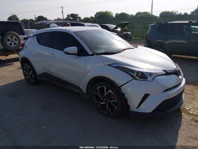 2018 Toyota C-HR XLE VIN JTNKHMBX3J1011634 фото 1