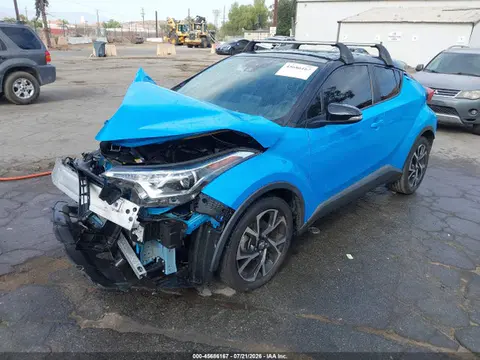 2019 Toyota C-HR XLE VIN JTNKHMBX8K1029693 фото 2