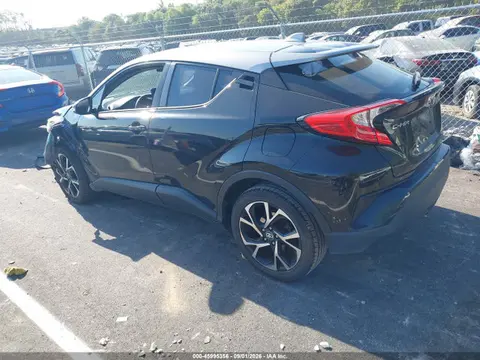2020 Toyota C-HR XLE VIN JTNKHMBX2L1087705 фото 3