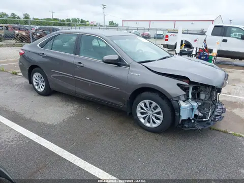 4T1BD1FK6GU198657 — 2016 Toyota Camry Hybrid LE, Передняя часть (Front End), фото до ремонта